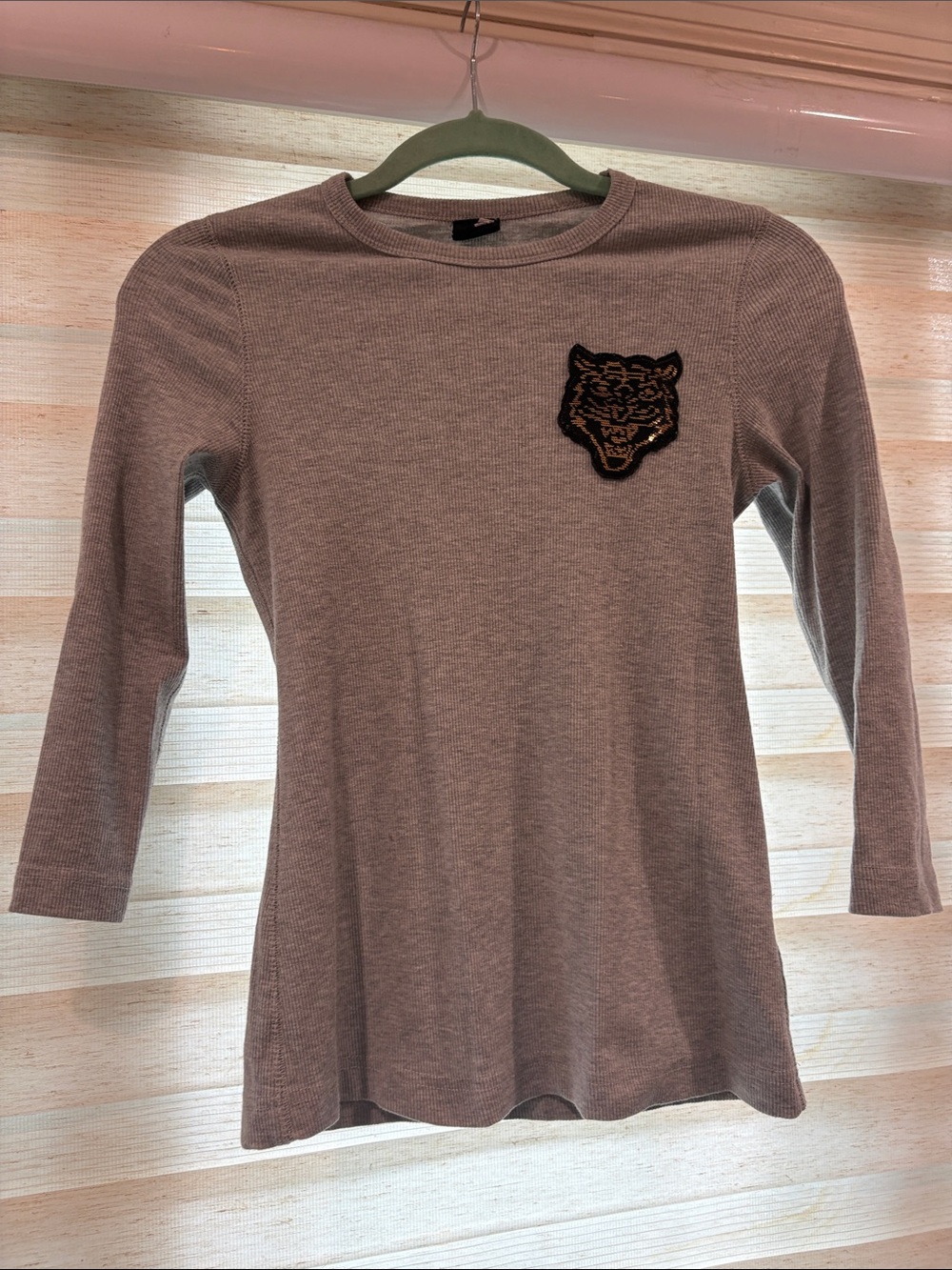 Women's Long Sleeve Tee with Tiger Patch - Gray